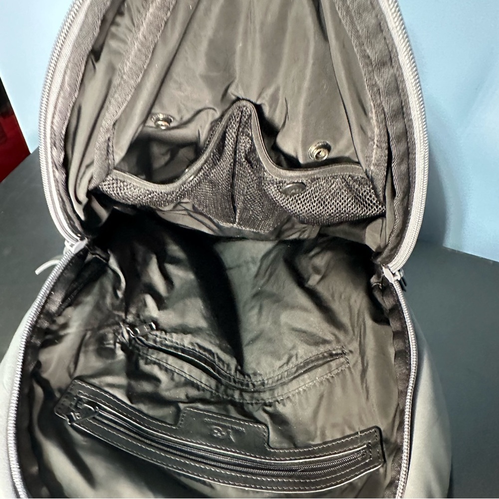 Y-3 Yohji Yamamoto futuristic pod shape backpack - Picture 7 of 17